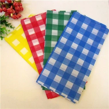 長さ8フィートの長方形テーブル